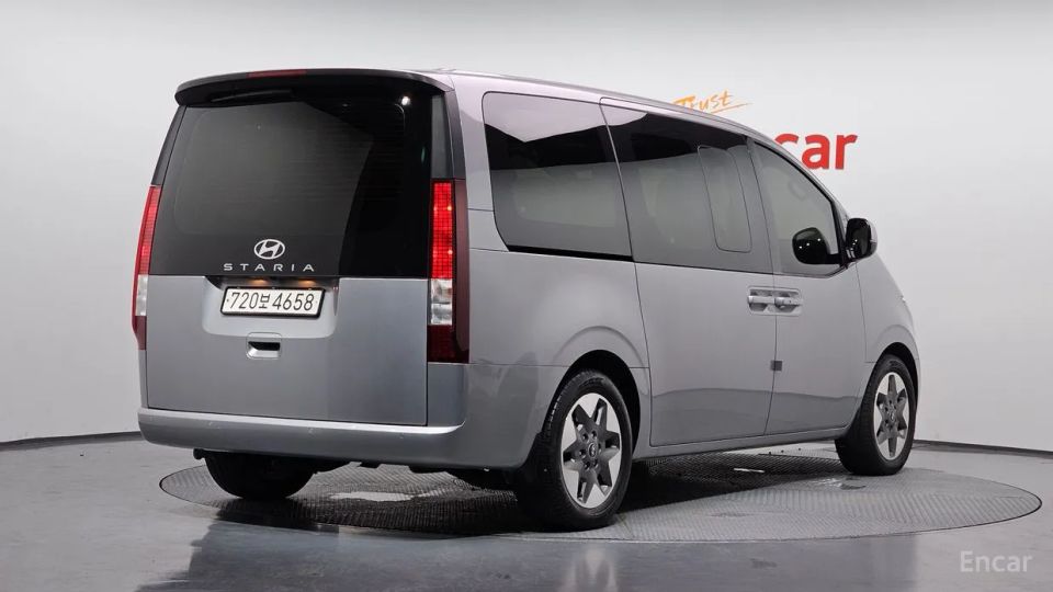 Hyundai Staria