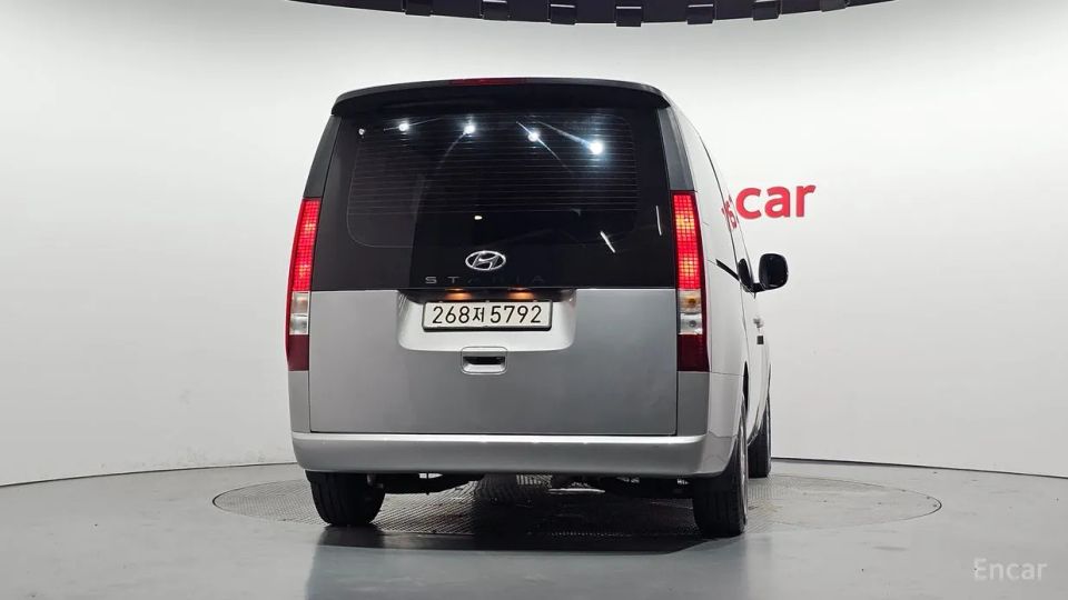 Hyundai Staria
