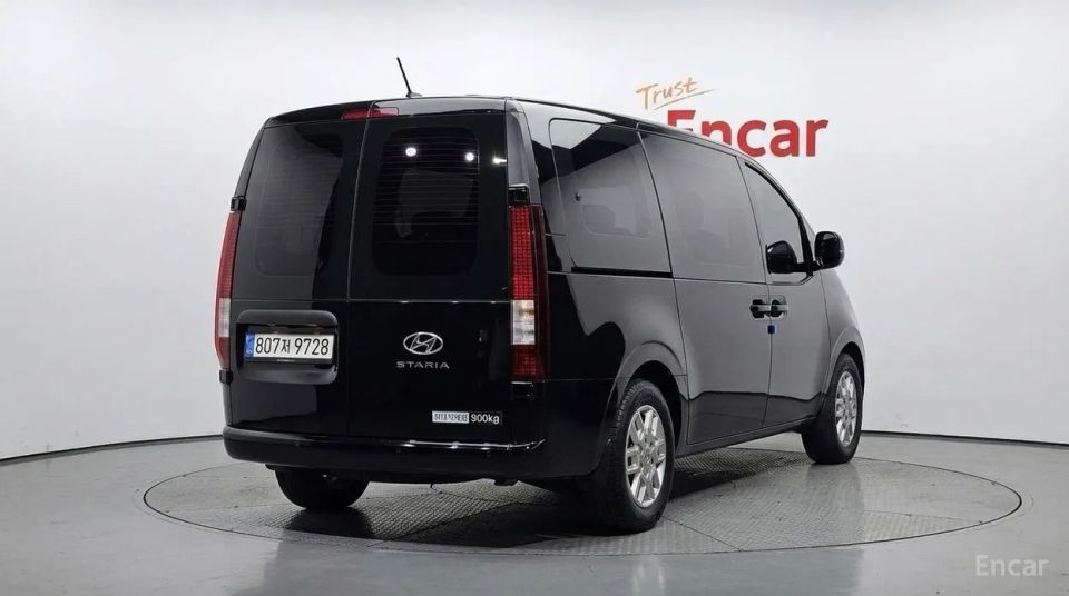 Hyundai Staria