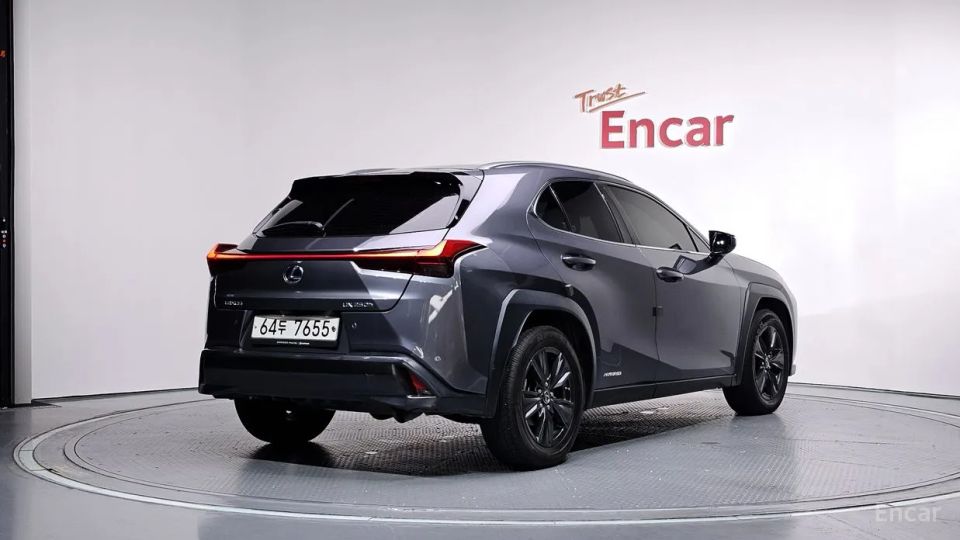 Lexus UX