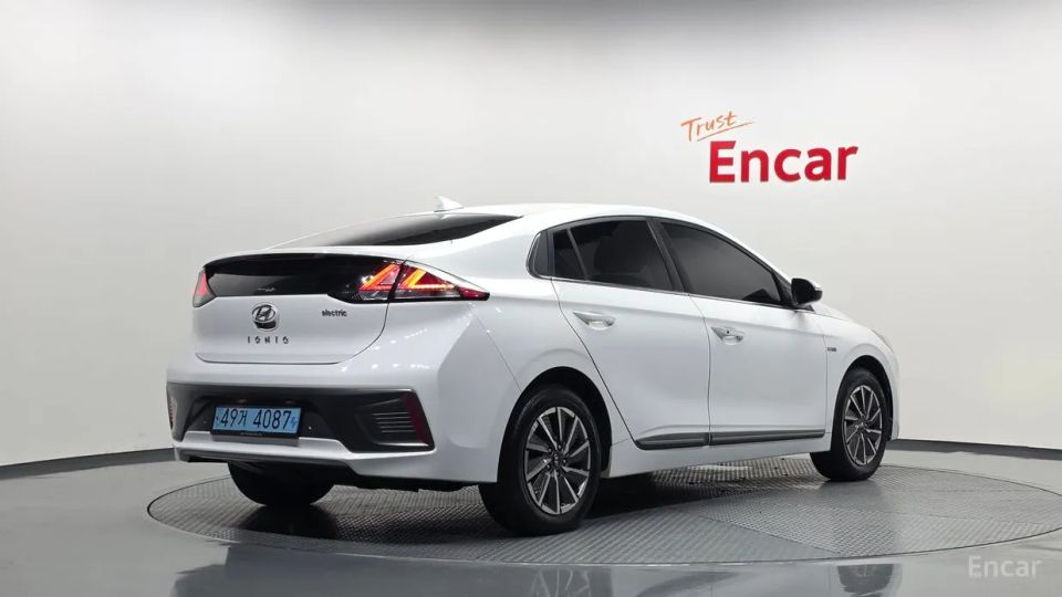 Hyundai Ioniq