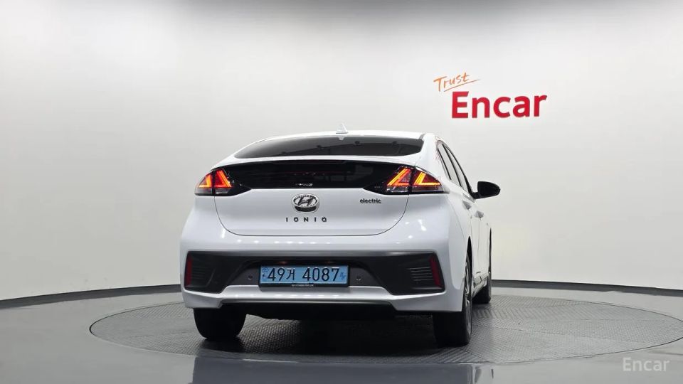 Hyundai Ioniq
