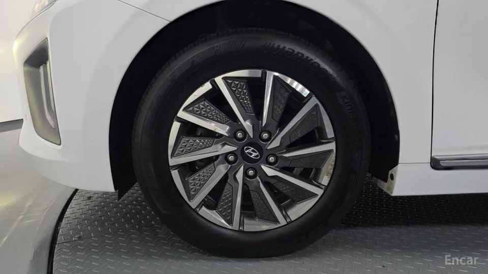 Hyundai Ioniq
