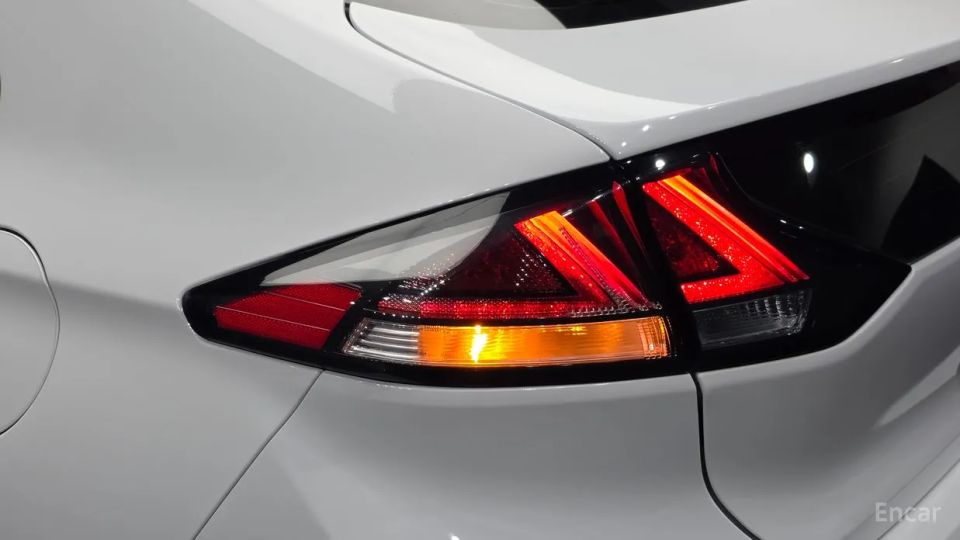 Hyundai Ioniq