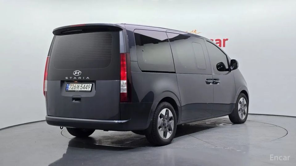 Hyundai Staria