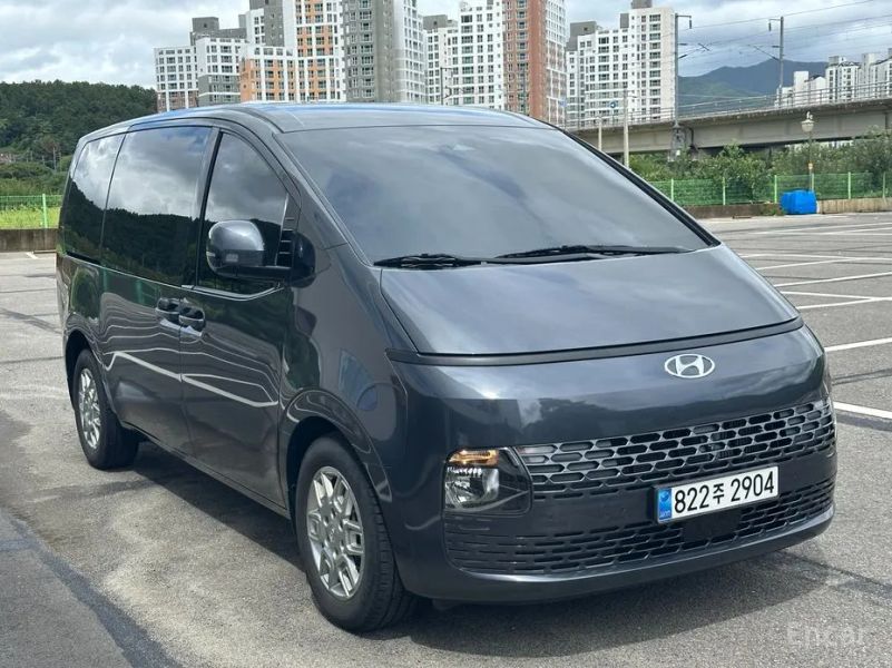 Hyundai Staria