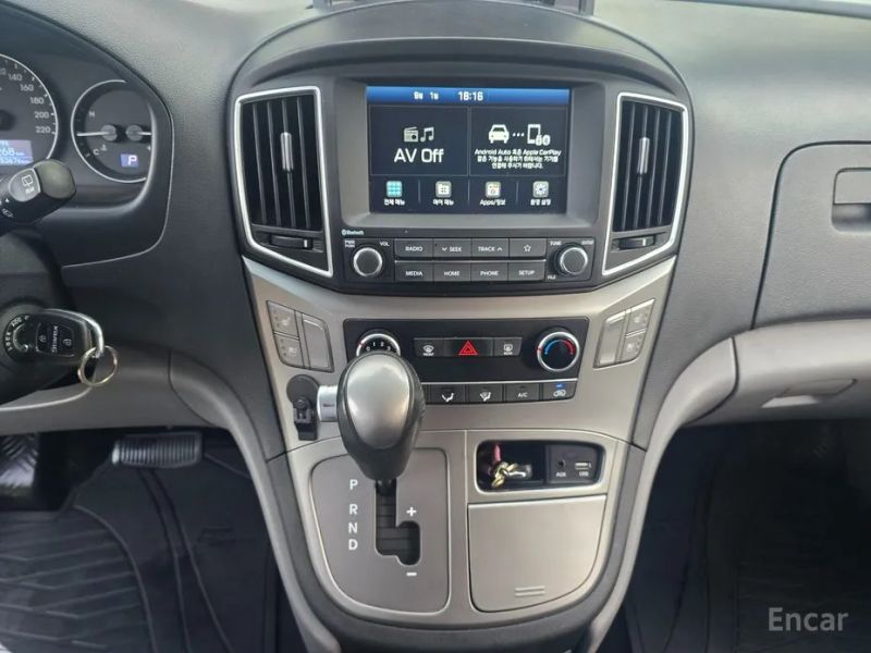 Hyundai Starex