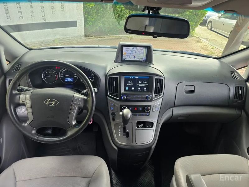 Hyundai Starex