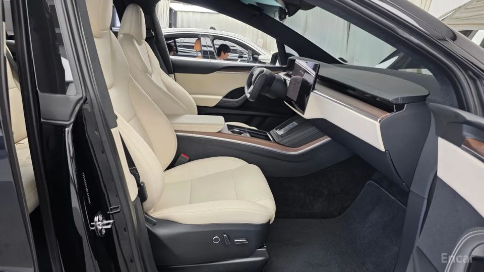 Tesla model-x