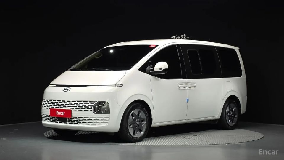 Hyundai Staria