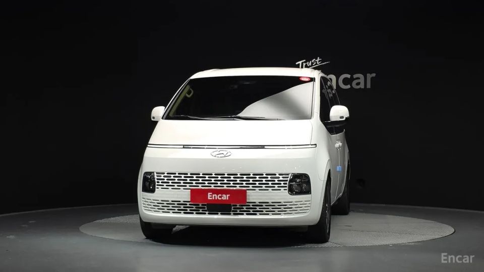 Hyundai Staria
