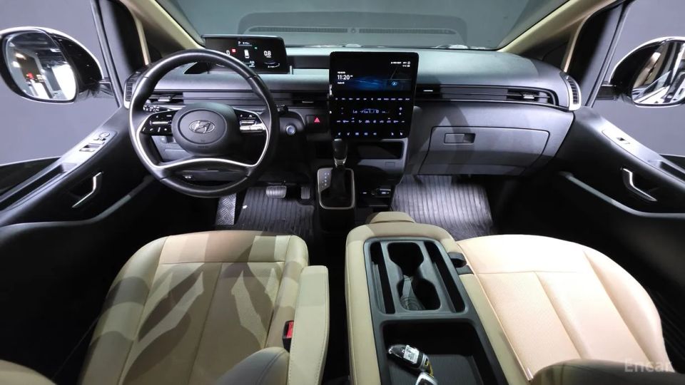 Hyundai Staria