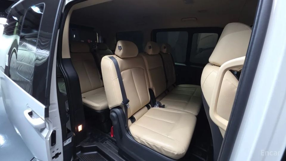 Hyundai Staria