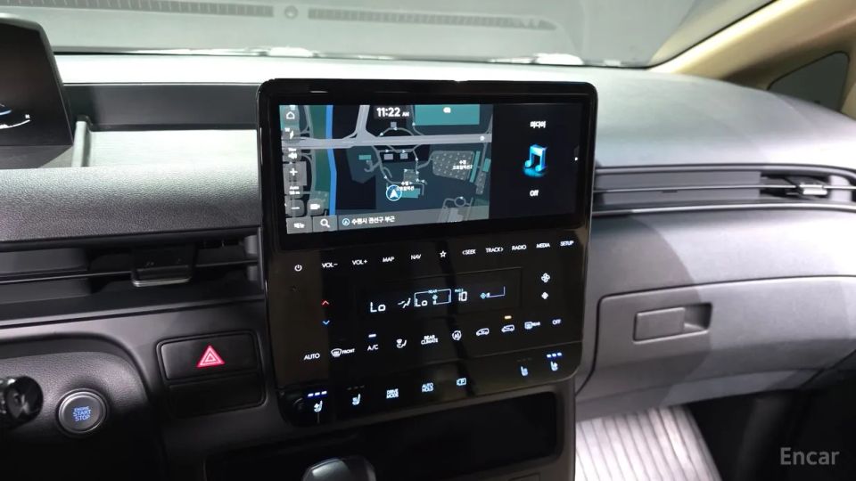 Hyundai Staria