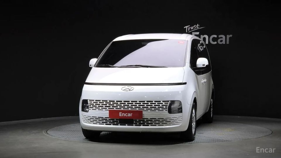 Hyundai Staria