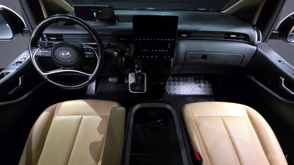 Hyundai Staria