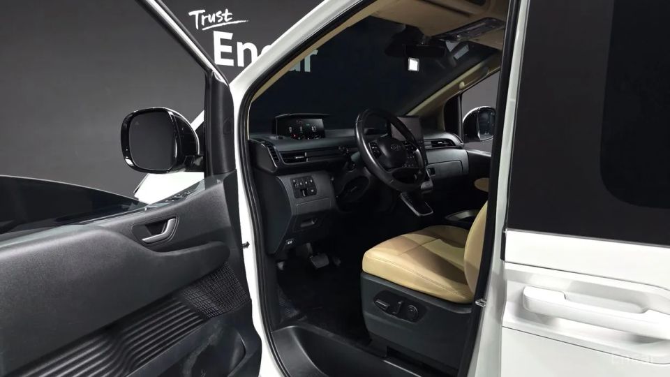 Hyundai Staria