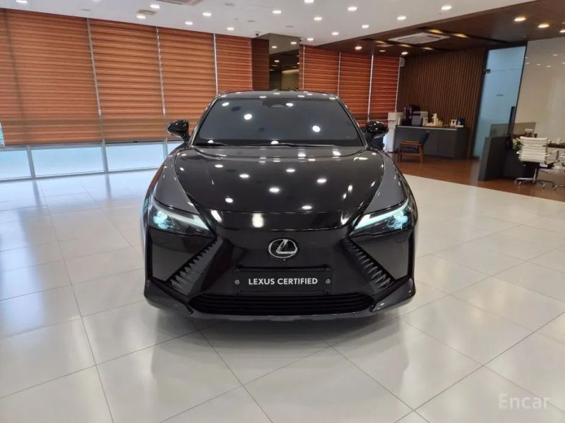 Lexus RZ