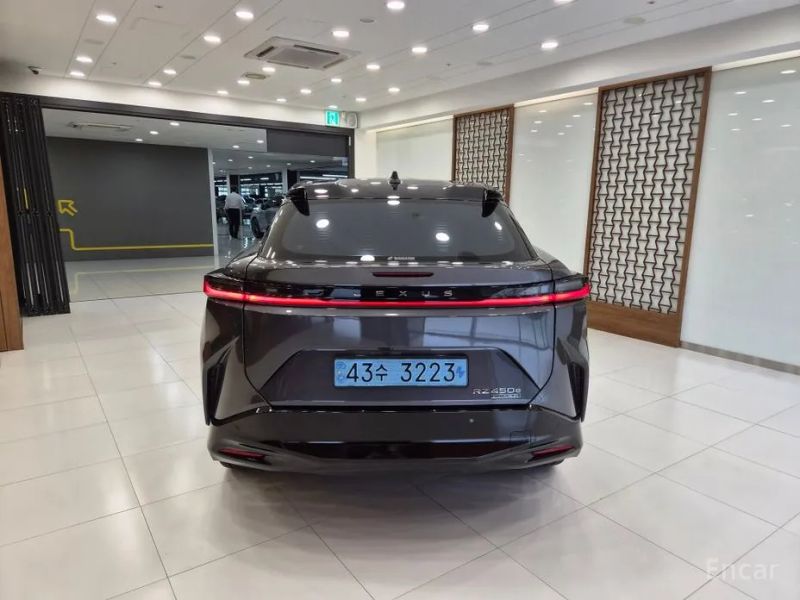 Lexus RZ