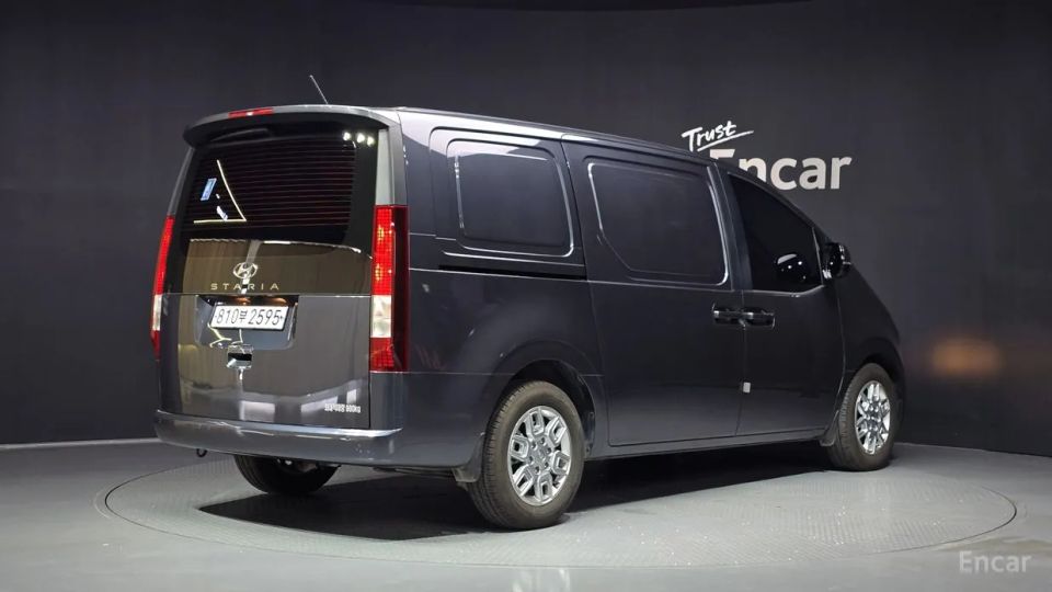 Hyundai Staria