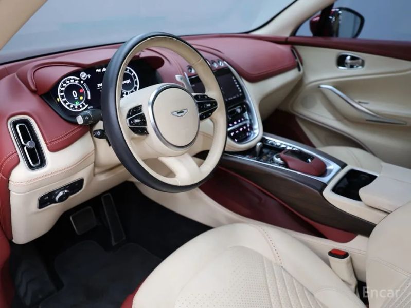 Astonmartin DBX