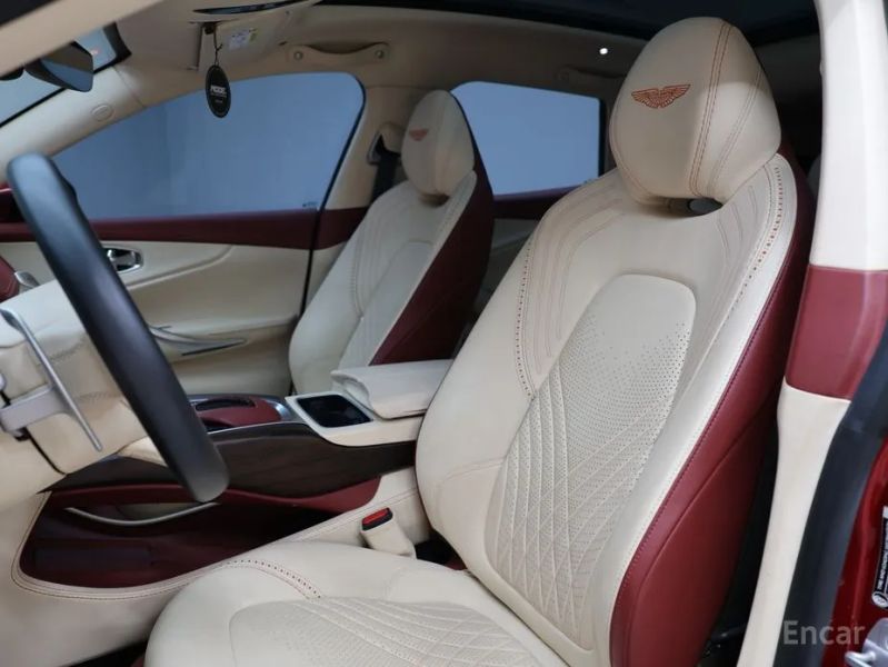 Astonmartin DBX