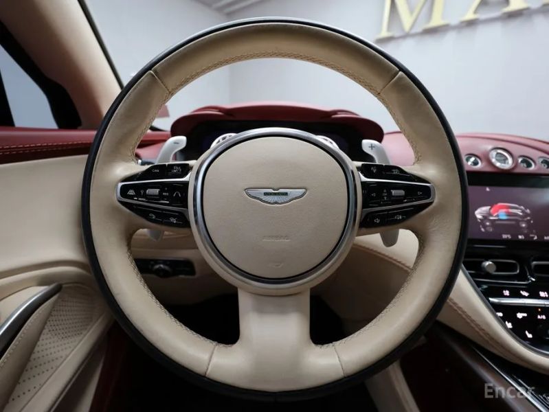 Astonmartin DBX