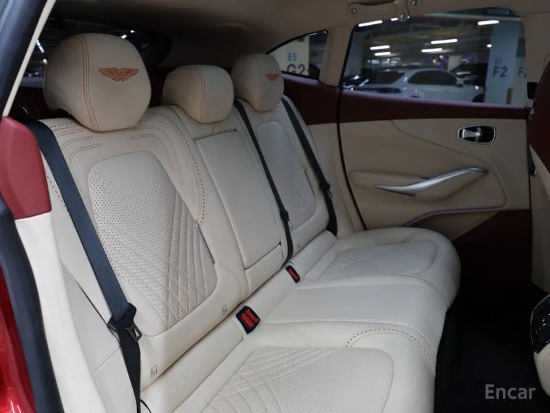 Astonmartin DBX