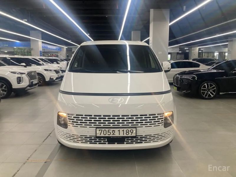 Hyundai Staria