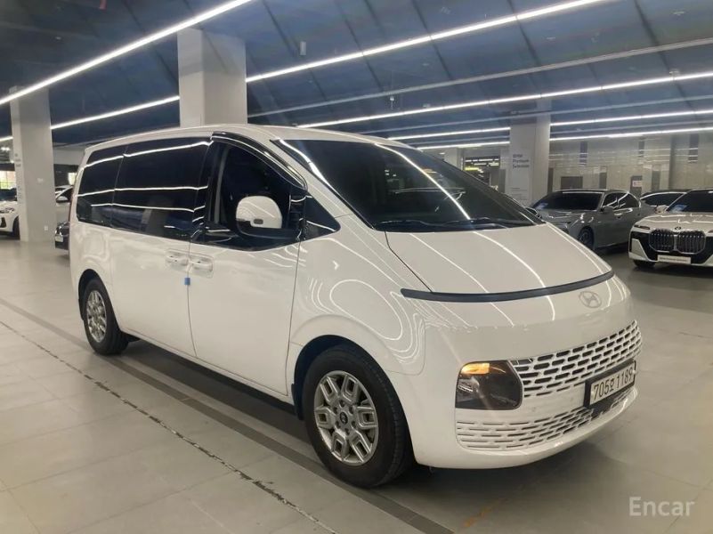 Hyundai Staria