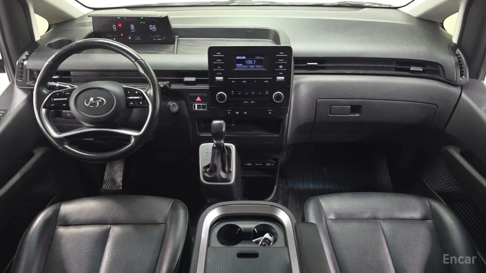 Hyundai Staria