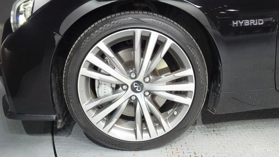 Infiniti Q50