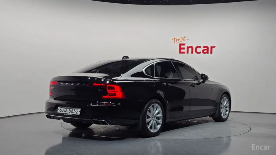 Volvo S90