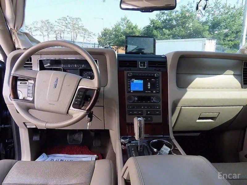 Lincoln Navigator