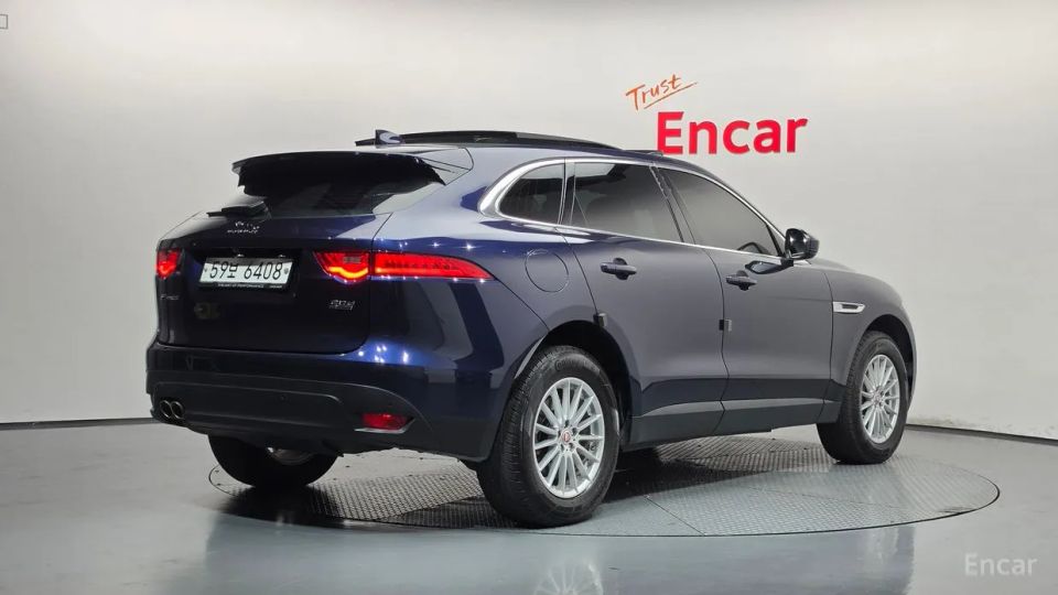Jaguar F-PACE
