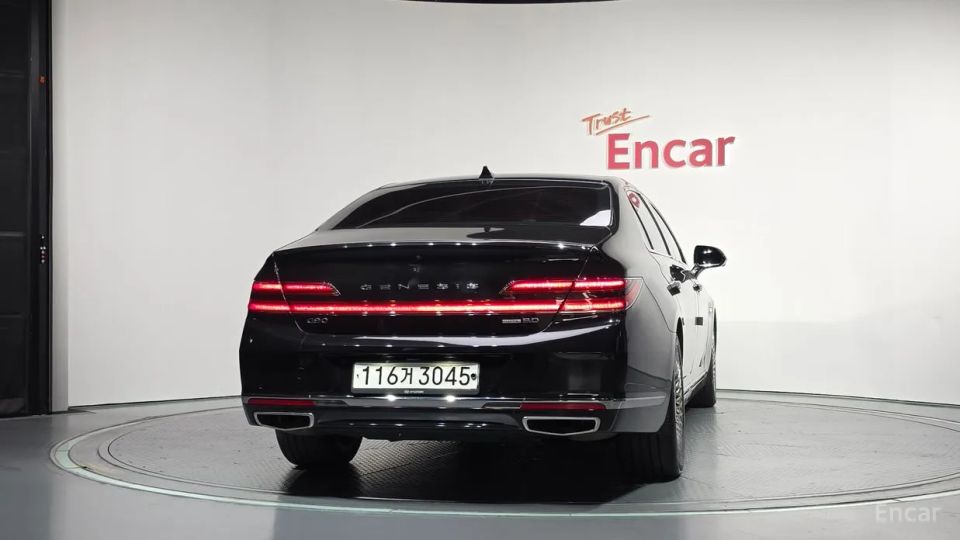 Genesis G90