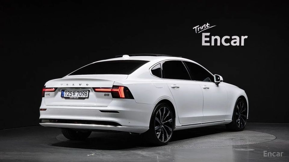 Volvo S90