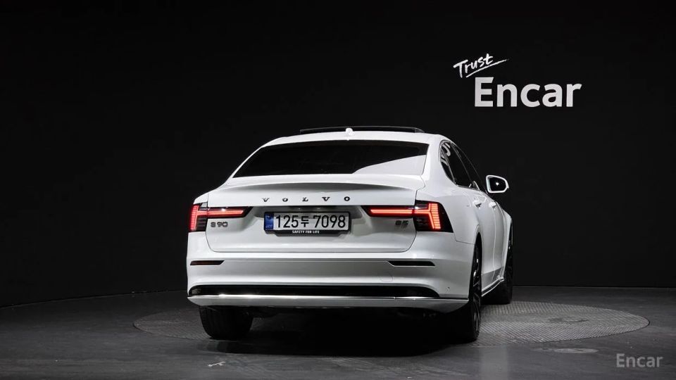 Volvo S90