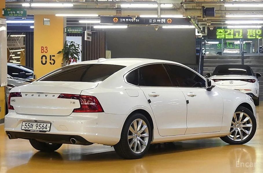 Volvo S90