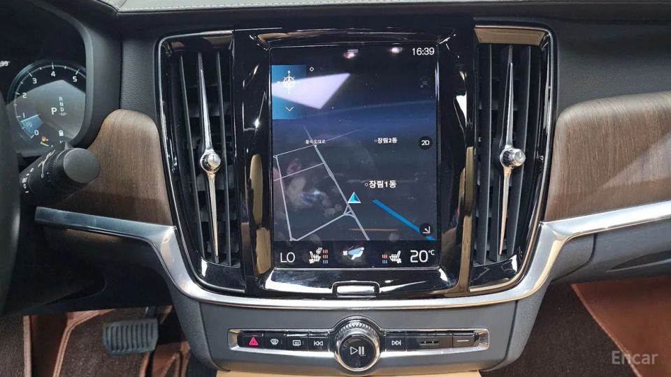 Volvo S90