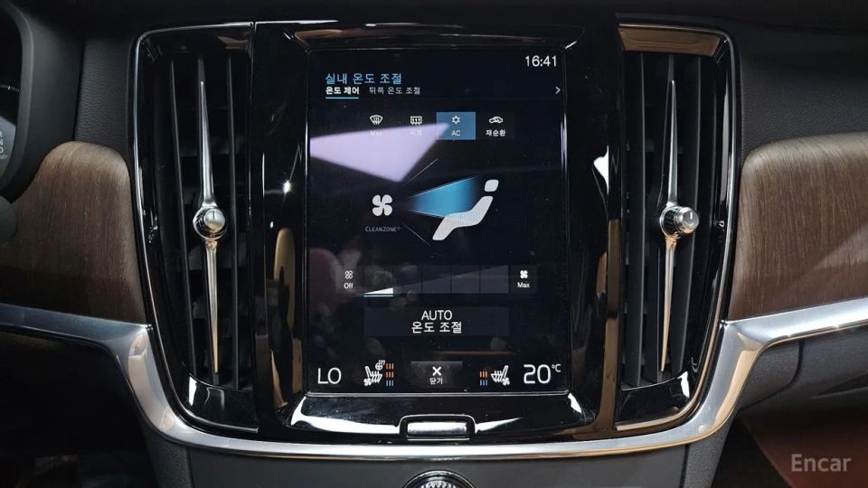 Volvo S90