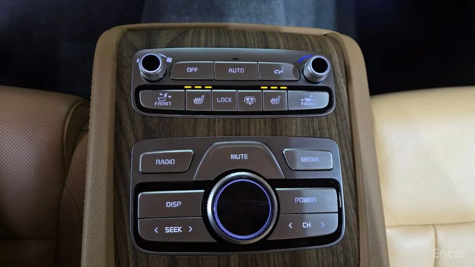 Kia K9