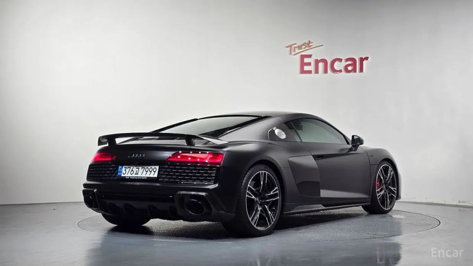 Audi R8