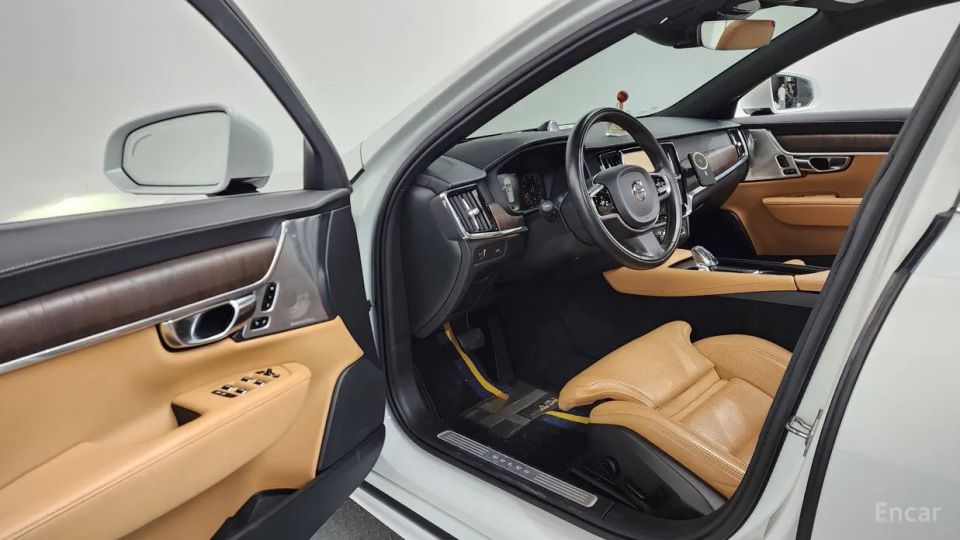 Volvo S90