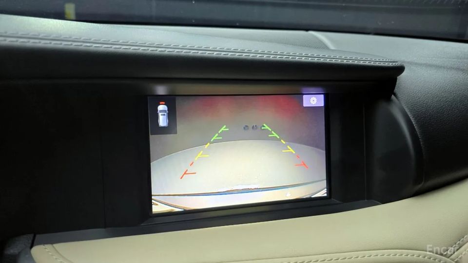 Infiniti Q30