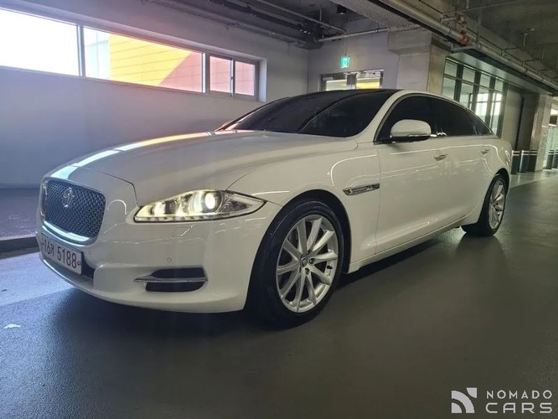 Jaguar XJ