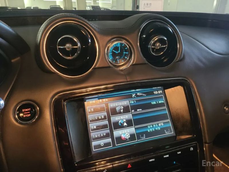 Jaguar XJ