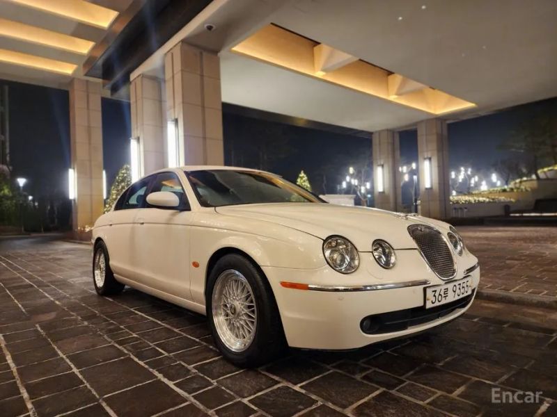 Jaguar S-TYPE