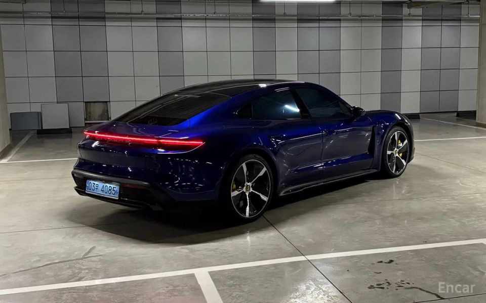 Porsche Taycan