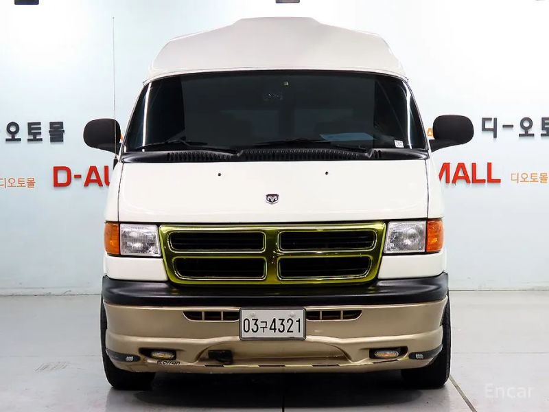 Dodge Ram Van